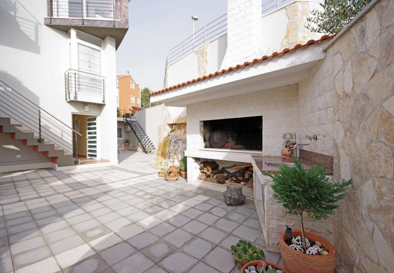 Apartments Javi - Free Private Parking Trogir Luaran gambar